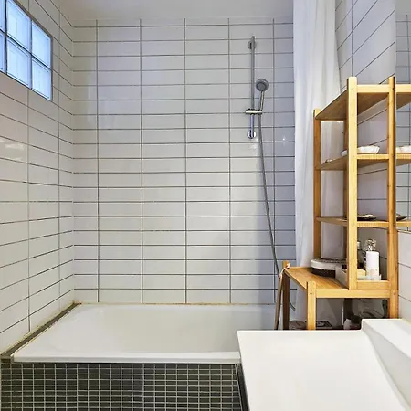Big & Calm Familial With Balcony, Car Parking And Free Wifi Apartment