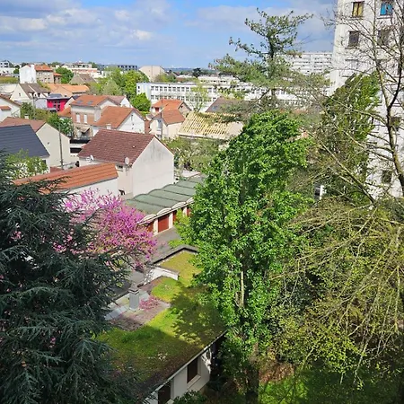 アパート Big & Calm Familial With Balcony, Car Parking And Free Wifi ヴィルジュイフ