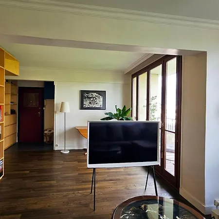 Big & Calm Familial With Balcony, Car Parking And Free Wifi Apartment *