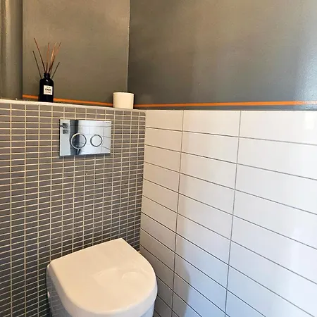 Big & Calm Familial With Balcony, Car Parking And Free Wifi *